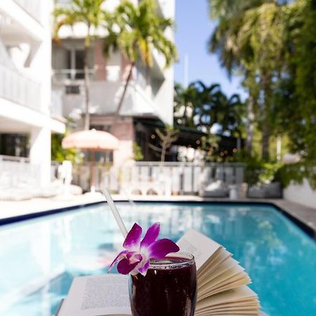 Crest Hotel Suites Маями Бийч Екстериор снимка