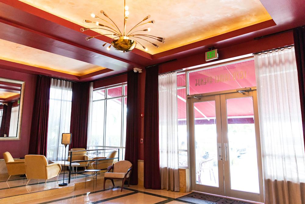 Crest Hotel Suites Маями Бийч Екстериор снимка
