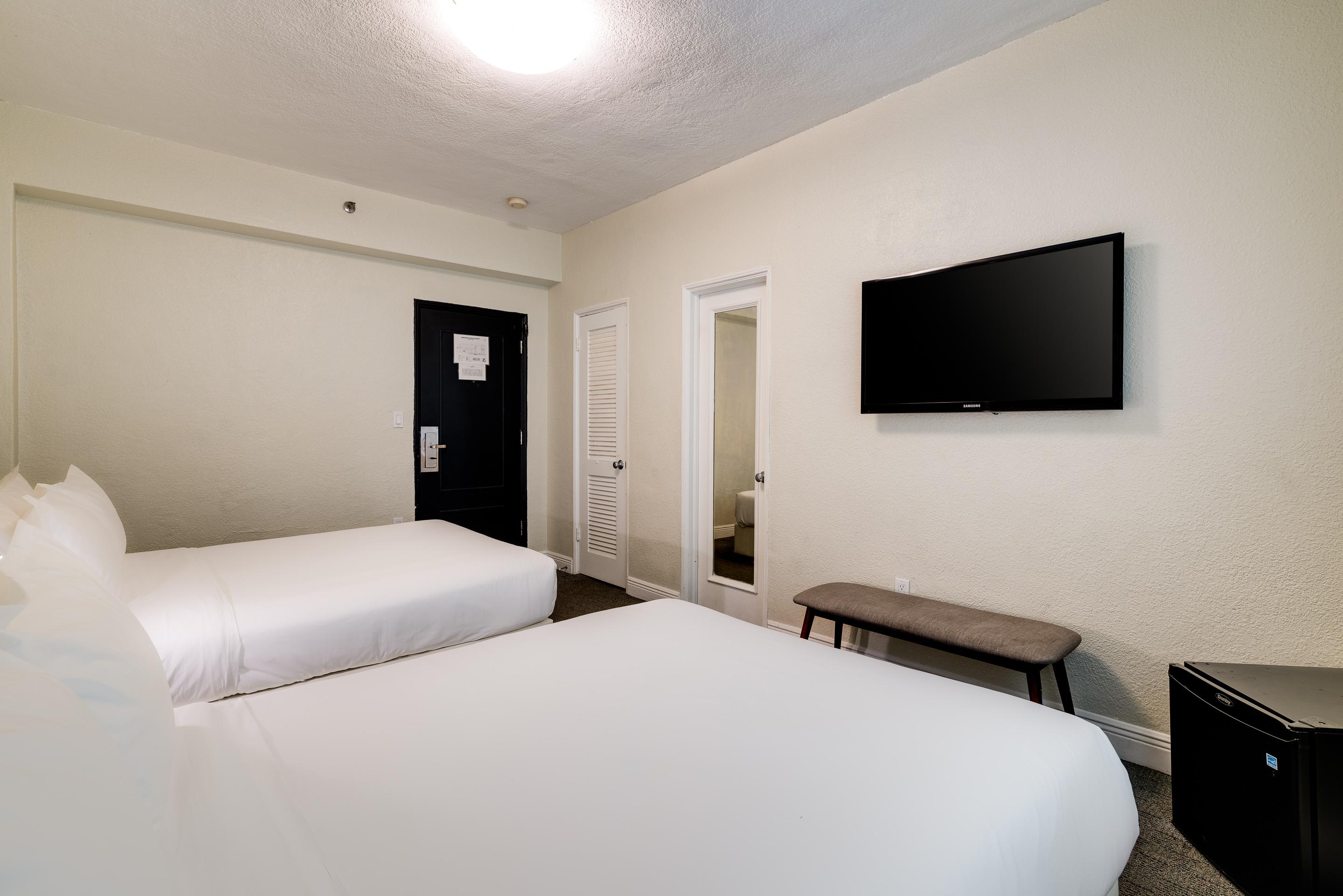 Crest Hotel Suites Маями Бийч Екстериор снимка